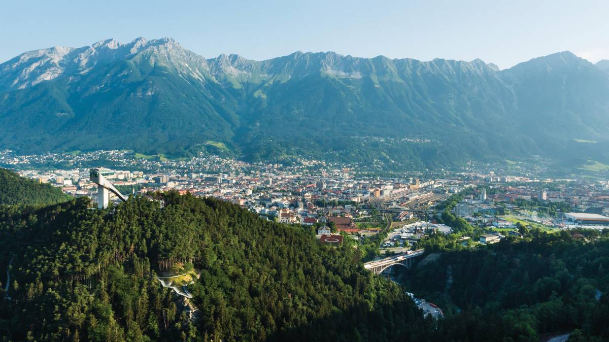 Detailbild große Seifenblase in der Innsbrucker Altstadt #1